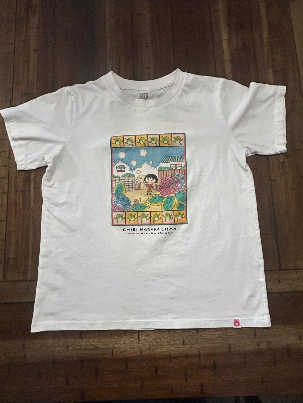 Uniqlo UT Chibi Maruko Chan Graphic Tee Momoko Sakura Anime Manga White Size M